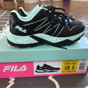 NWT Fila Quadrix